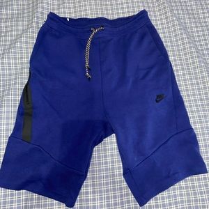Nike Tech Pack Shorts, size Medium